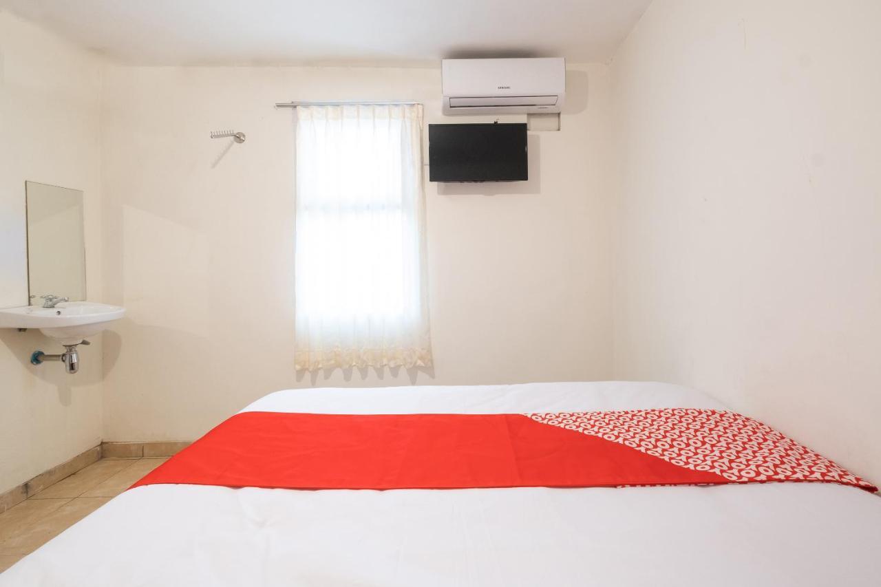 Hotel Oyo 2173 Bnv House Babarsari Maguwo Esterno foto