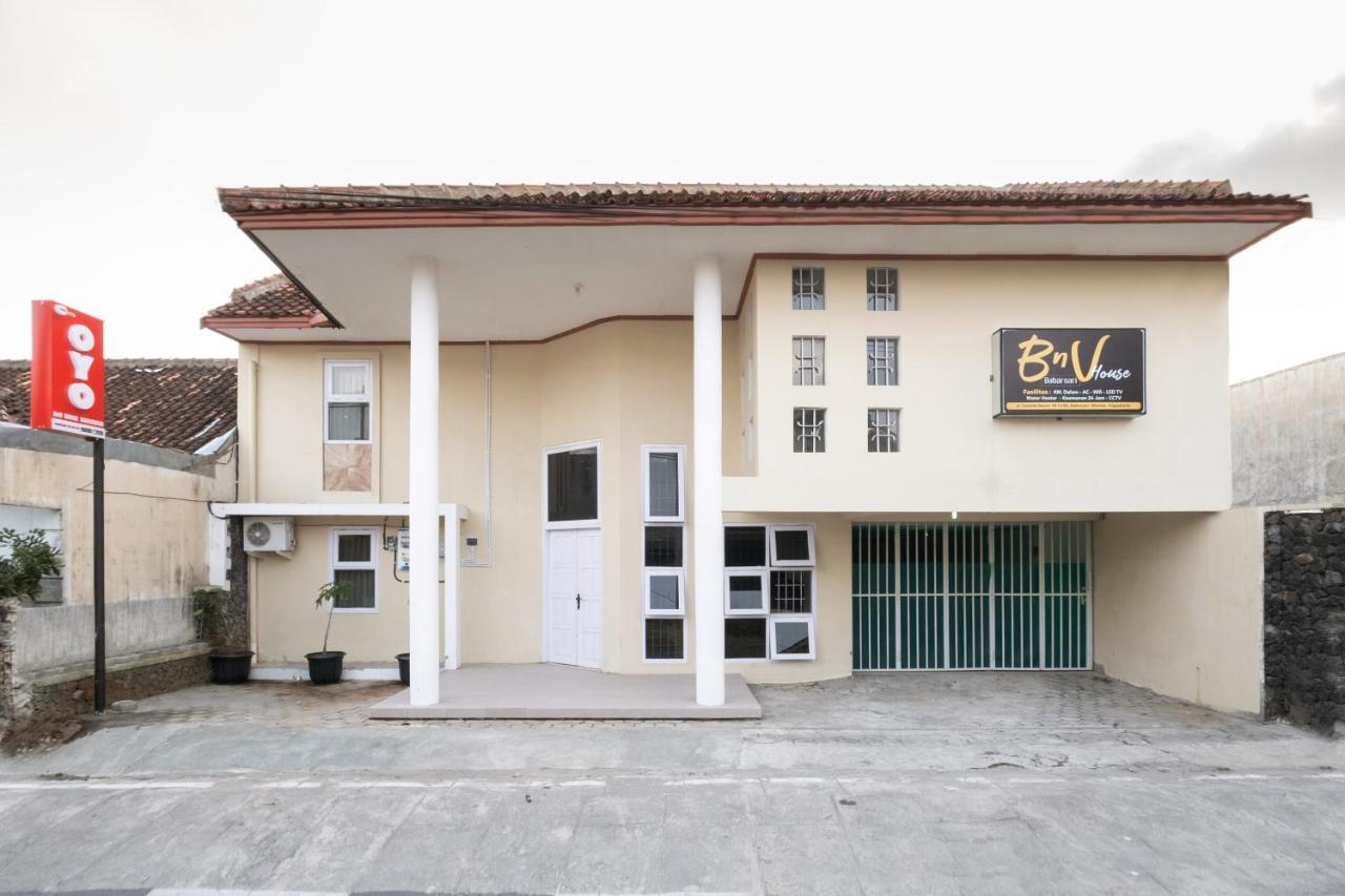 Hotel Oyo 2173 Bnv House Babarsari Maguwo Esterno foto